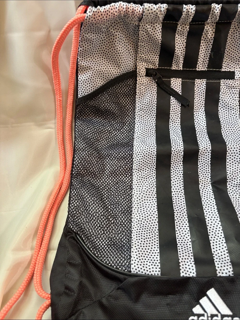 Adidas draw sting bag - Picture 3 of 3